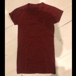 Lululemon - Swiftly Tech T-Shirt - Heathered Red